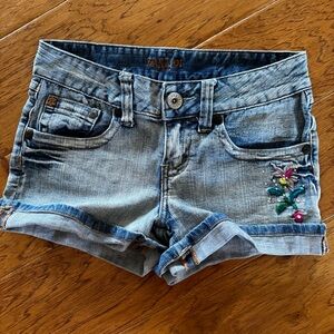 Vintage Y2K Zana Di Jean Shorts Size 7 Light Wash Denim Embroidered Low Rise